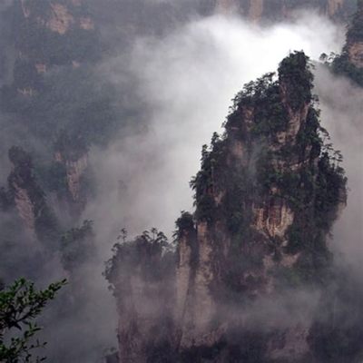 張家界有雨怎麼辦?不妨考慮一下雨中的詩意與風景的詮釋。